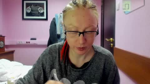 lucky_licky20 online show from 24, 2, 2025