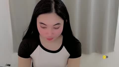 Snapshot of lucky_mariel chatting on 15, 12, 2024 mariel online show from 15, 12, 2024