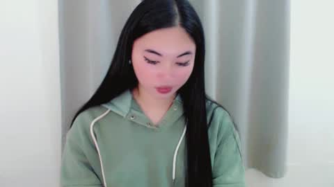 Snapshot of lucky_mariel chatting on 5, 3, 2025 mariel online show from 5, 3, 2025