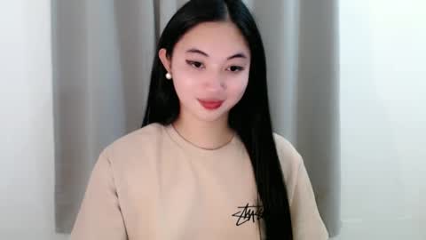 Snapshot of lucky_mariel chatting on 8, 3, 2025 mariel online show from 8, 3, 2025