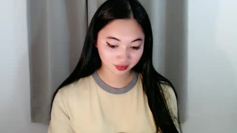 Snapshot of lucky_mariel chatting on 8, 3, 2025 mariel online show from 8, 3, 2025