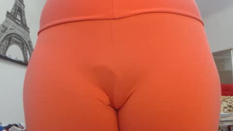 Snapshot of luckyanabella chatting on 19, 10, 2025 Ana online show from 19, 10, 2025