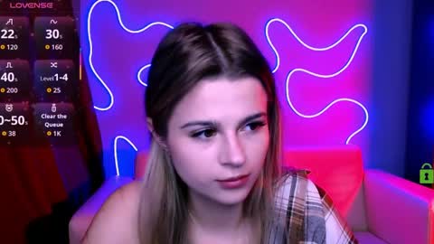 Snapshot of luckybabymeow chatting on 29, 3, 2026 Mila Sweetheart online show from 29, 3, 2026