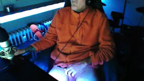 Snapshot of luckyfreak1 chatting on 7, 2, 2026 call me Stefan online show from 7, 2, 2026