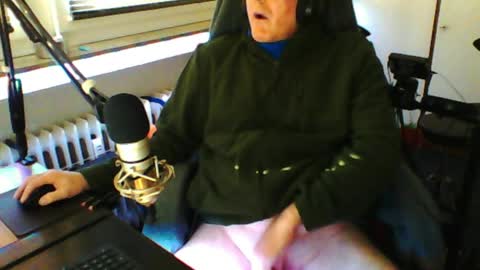 Snapshot of luckyfreak1 chatting on 31, 3, 2026 call me Stefan online show from 31, 3, 2026