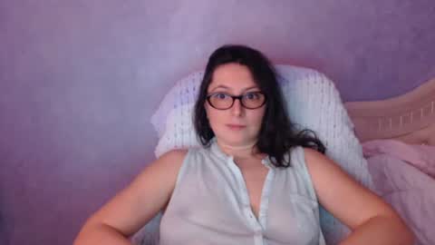 Snapshot of luckylinda23 chatting on 18, 3, 2026 luckylinda23 online show from 18, 3, 2026