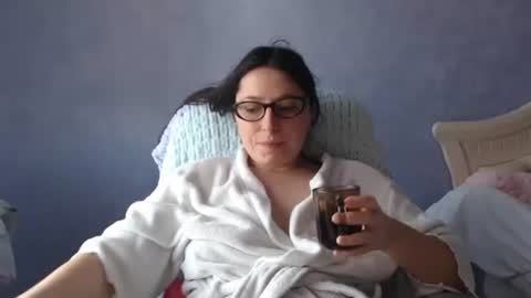 Snapshot of luckylinda23 chatting on 23, 3, 2026 luckylinda23 online show from 23, 3, 2026