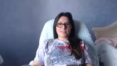 Snapshot of luckylinda23 chatting on 25, 3, 2026 luckylinda23 online show from 25, 3, 2026