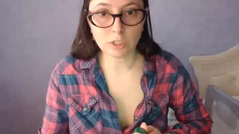 Snapshot of luckylinda23 chatting on 1, 4, 2026 luckylinda23 online show from 1, 4, 2026