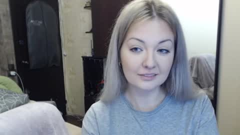Snapshot of luckyshotgirl chatting on 11, 12, 2024 LuckyShot online show from 11, 12, 2024