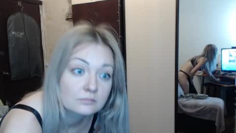 Snapshot of luckyshotgirl chatting on 11, 12, 2024 LuckyShot online show from 11, 12, 2024