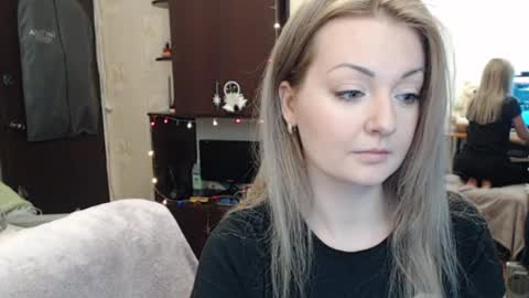 Snapshot of luckyshotgirl chatting on 2, 1, 2025 LuckyShot online show from 2, 1, 2025