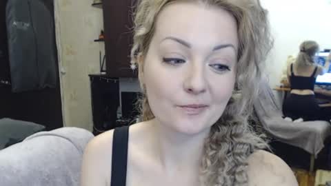 Snapshot of luckyshotgirl chatting on 15, 1, 2025 LuckyShot online show from 15, 1, 2025