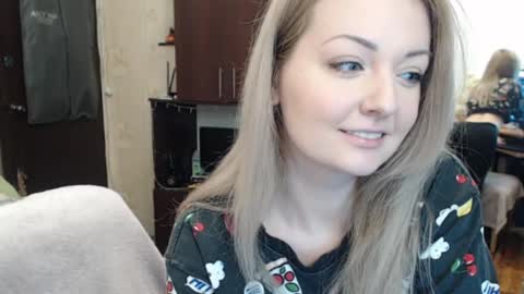 Snapshot of luckyshotgirl chatting on 19, 1, 2025 LuckyShot online show from 19, 1, 2025