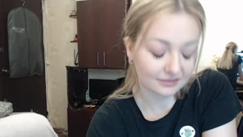 Snapshot of luckyshotgirl chatting on 24, 1, 2025 LuckyShot online show from 24, 1, 2025