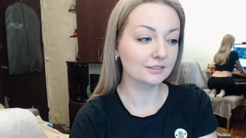 Snapshot of luckyshotgirl chatting on 11, 2, 2025 LuckyShot online show from 11, 2, 2025