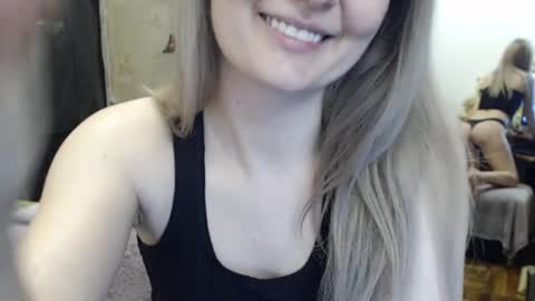 Snapshot of luckyshotgirl chatting on 7, 3, 2025 LuckyShot online show from 7, 3, 2025