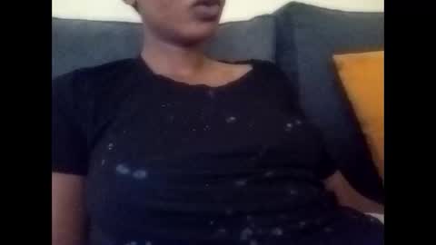 Snapshot of luckystar_19 chatting on 5, 3, 2025 luckystar_19 online show from 5, 3, 2025