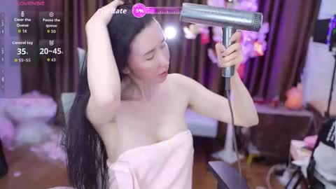 Snapshot of lucy__bb chatting on 6, 10, 2025 Lucy online show from 6, 10, 2025