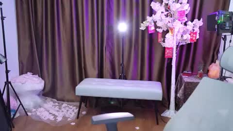 Snapshot of lucy__bb chatting on 14, 10, 2025 Lucy online show from 14, 10, 2025