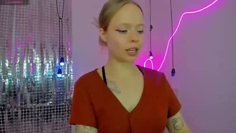 Snapshot of lucy__loy chatting on 22, 12, 2025 Lucy online show from 22, 12, 2025