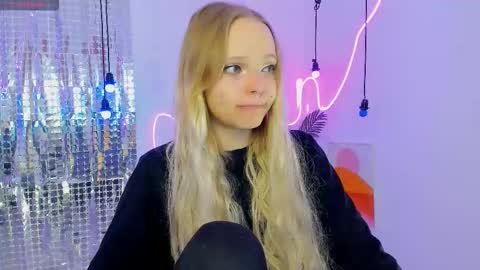 Snapshot of lucy__loy chatting on 6, 1, 2026 Lucy online show from 6, 1, 2026