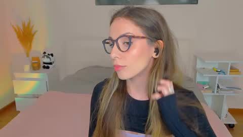 lucy__ray online show from 23, 12, 2024
