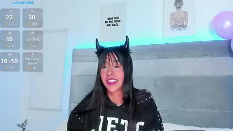 Snapshot of lucy_ev chatting on 17, 10, 2025 Lucy online show from 17, 10, 2025