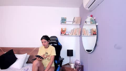 Snapshot of lucy_ferreiraa chatting on 24, 2, 2025 Your Lucy online show from 24, 2, 2025