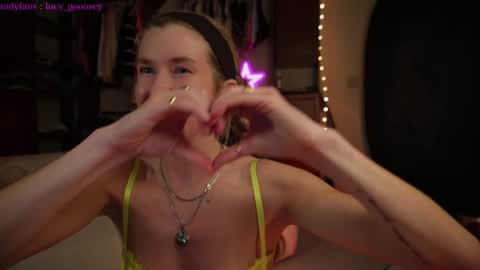 Snapshot of lucy_gooosey chatting on 11, 1, 2025 Lucy. online show from 11, 1, 2025