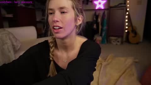 Snapshot of lucy_gooosey chatting on 22, 1, 2025 Lucy. online show from 22, 1, 2025