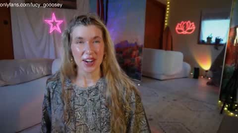 Snapshot of lucy_gooosey chatting on 14, 9, 2025 Lucy. online show from 14, 9, 2025