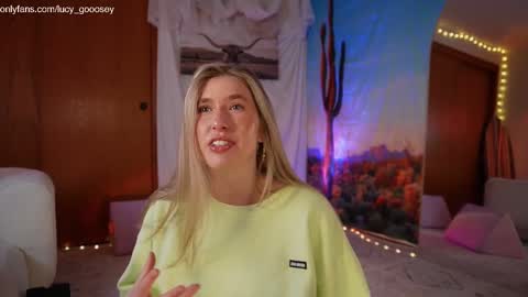 Snapshot of lucy_gooosey chatting on 26, 9, 2025 Lucy. online show from 26, 9, 2025