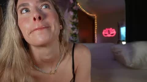 Snapshot of lucy_gooosey chatting on 14, 4, 2026 Lucy. online show from 14, 4, 2026