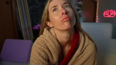 Snapshot of lucy_gooosey chatting on 26, 4, 2026 Lucy. online show from 26, 4, 2026