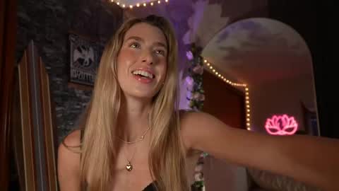 Snapshot of lucy_gooosey chatting on 3, 5, 2026 Lucy. online show from 3, 5, 2026