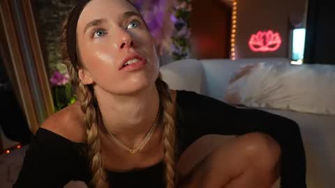 Snapshot of lucy_gooosey chatting on 16, 5, 2026 Lucy. online show from 16, 5, 2026