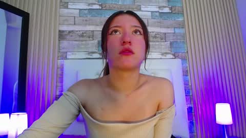 lucy_hs online show from 25, 1, 2025