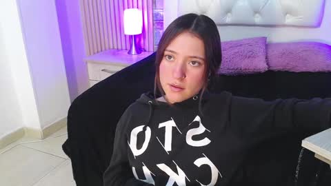 lucy_hs online show from 14, 2, 2025