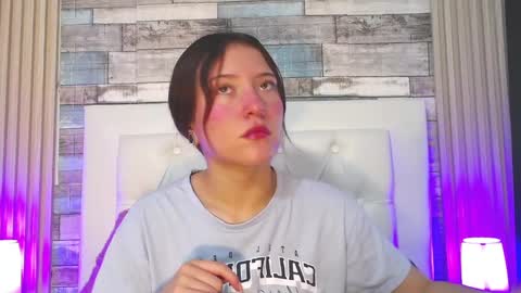 lucy_hs online show from 19, 2, 2025