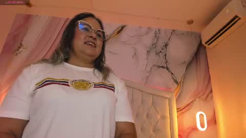 Snapshot of lucy_milf_474 chatting on 18, 6, 2026 Lucy online show from 18, 6, 2026