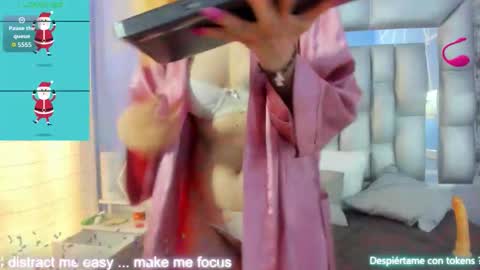 Snapshot of lucy_ny chatting on 13, 12, 2025 SleepyAbuela online show from 13, 12, 2025