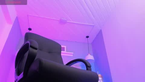 Lucy  online show from 14, 4, 2026