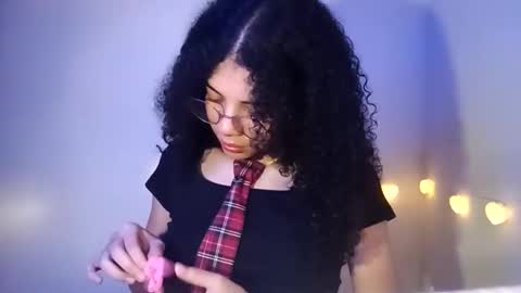 Snapshot of lucybellea chatting on 4, 3, 2026 Lucia online show from 4, 3, 2026