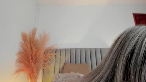 Snapshot of lucyjhonsonn chatting on 10, 12, 2024 LucyJhonsonn online show from 10, 12, 2024