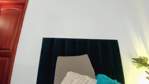 Snapshot of lucyjhonsonn chatting on 27, 12, 2024 LucyJhonsonn online show from 27, 12, 2024