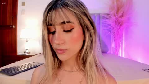 Snapshot of lucyjhonsonn chatting on 28, 1, 2025 LucyJhonsonn online show from 28, 1, 2025