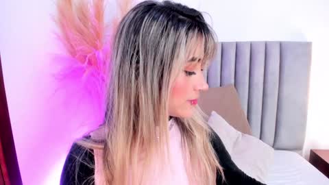 Snapshot of lucyjhonsonn chatting on 5, 2, 2025 LucyJhonsonn online show from 5, 2, 2025