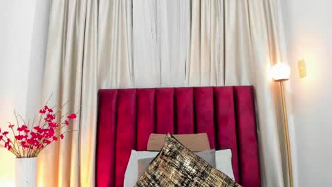 Snapshot of lucyjhonsonn chatting on 19, 2, 2025 LucyJhonsonn online show from 19, 2, 2025