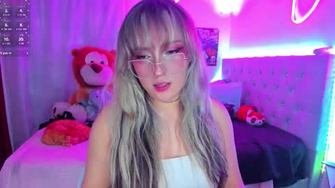 Snapshot of lucylane_ chatting on 23, 9, 2025 Lucy online show from 23, 9, 2025